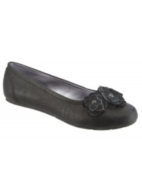 This beautiful ballet flat by Jessica Simpson has a bouquet of flowers on the toe that will continue to bloom through the Fall season. A flexible outsole will move and bend with your little lady keeping her comfortable at school and beyond. This beautiful ballet flat by Jessica Simpson has a bouquet of flowers on the toe that will continue to bloom through the Fall season. A flexible outsole will move and bend with your little lady keeping her comfortable at school and beyond.
