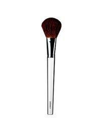 Perfectly sized and softly tapered to deposit the right amount of powder blush on apples of cheeks and/or cheekbones. Highlights temples, bridge of nose and chin. Unique antibacterial technology. Perfectly sized and softly tapered to deposit the right amount of powder blush on apples of cheeks and/or cheekbones. Highlights temples, bridge of nose and chin. Unique antibacterial technology.