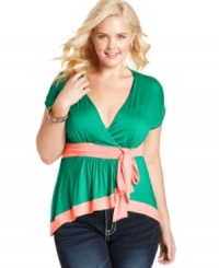 Sport an ultra-hot look with ING's short sleeve plus size top, highlighted by a colorblocked design! Sport an ultra-hot look with ING's short sleeve plus size top, highlighted by a colorblocked design!