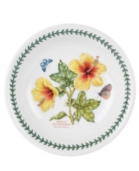 An exotic take on the much-loved Botanic Garden pattern, this pasta bowl blooms with lush, tropical florals. Portmeirion's trademark triple-leaf border puts the finishing touch on the new dinnerware classic.