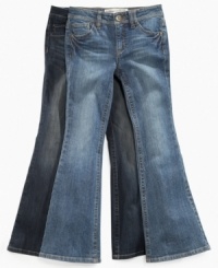 Take a break from the skinnies and vary her denim wardrobe with these flare jeans from Epic Threads. Take a break from the skinnies and vary her denim wardrobe with these flare jeans from Epic Threads.