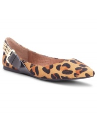 Steve by Steve Madden's Eavan flats are funkier than your average pointed flats. With gold-tone round and and pyramid stud detailing across the back, these shoes are sure to stand out. Steve by Steve Madden's Eavan flats are funkier than your average pointed flats. With gold-tone round and and pyramid stud detailing across the back, these shoes are sure to stand out.