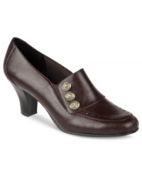 Back to basic style. The Origin shooties by Life Stride have a tailored vintage look and striking button detail on the side. Gore inserts on the sides keep things comfy. Back to basic style. The Origin shooties by Life Stride have a tailored vintage look and striking button detail on the side. Gore inserts on the sides keep things comfy.