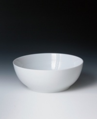 Simple side dishes get a refreshing overhaul when served on this serving bowl from Denby's white dinnerware and dishes collection. The clean, crisp lines and cool, glazed hue infuse your tabletop with modern style. 2.5 liters. Simple side dishes get a refreshing overhaul when served on this serving bowl from Denby's white dinnerware and dishes collection. The clean, crisp lines and cool, glazed hue infuse your tabletop with modern style. 2.5 liters.