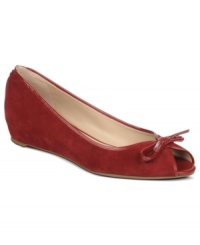 Flounce about in your pretty shoes. The Model flats by Franco Sarto feature a pretty peep-toe and a cute bow at the top. Flounce about in your pretty shoes. The Model flats by Franco Sarto feature a pretty peep-toe and a cute bow at the top.