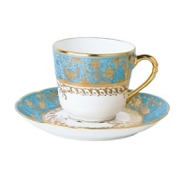 Inspired by the flamboyant designs of the 19th century, Eden Turquoise is both refined and sophisticated. This Limoges porcelain dinnerware service is a remarkable reproduction that captures the beauty of engraved gold work. Made in Limoges, France.