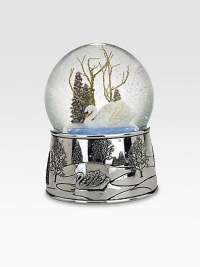 A beautiful white swan is framed by an idyllic winter scene as snow falls and the melody of Swan Lake plays.Intricately detailed silverplate base6.5HElegantly packaged for gift-giving and storageImported A beautiful white swan is framed by an idyllic winter scene as snow falls and the melody of Swan Lake plays.Intricately detailed silverplate base6.5HElegantly packaged for gift-giving and storageImported