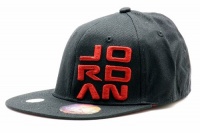 Nike Jordan Boy's Embroidered Jordan Logo Fitted Baseball Cap Sz 8/20 (Black/Varsity Red)