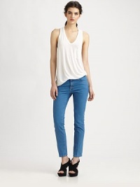Casual-cool denim style in a cropped silhouette with four-pocket styling and a supremely soft finish. THE FITMedium rise, about 8Inseam, about 28THE DETAILSButton closureZip flyFour-pocket style98% cotton/2% elastaneMachine washImportedModel shown is 5'11 (178cm) wearing US size 4. Casual-cool denim style in a cropped silhouette with four-pocket styling and a supremely soft finish. THE FITMedium rise, about 8Inseam, about 28THE DETAILSButton closureZip flyFour-pocket style98% cotton/2% elastaneMachine washImportedModel shown is 5'11 (178cm) wearing US size 4.