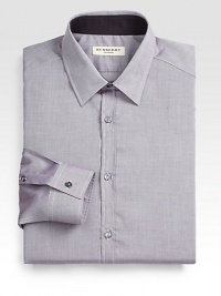 Crisp, cool cotton shapes and defines this dress standard wardrobe essential.Button-frontPoint collarCottonMachine washMade in Italy Crisp, cool cotton shapes and defines this dress standard wardrobe essential.Button-frontPoint collarCottonMachine washMade in Italy