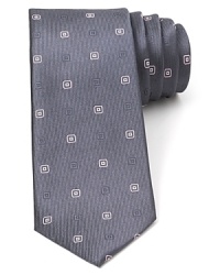 The traditional pattern of this silk tie reveals your reserved taste for simple luxury. The traditional pattern of this silk tie reveals your reserved taste for simple luxury.