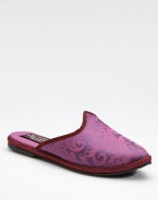 Sublime at-home comfort, handmade in Italy and covered in bright jacquard fabric with reinforced stitching and years of use to come. Silk/polyester Made in Italy 