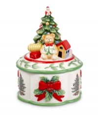 Topped with the decked evergreen and gifts of Spode's historic dinnerware pattern, the Christmas Tree Prestige covered box is a festive gift to holiday homes. With raised holly detail and a gently scalloped shape. Topped with the decked evergreen and gifts of Spode's historic dinnerware pattern, the Christmas Tree Prestige covered box is a festive gift to holiday homes. With raised holly detail and a gently scalloped shape.