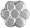 Wilton Dancing Daisy Cake Pan