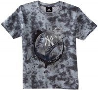 MLB Youth New York Yankees Battle Rattle S/S Tee MLB Youth New York Yankees Battle Rattle S/S Tee