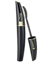 A LANCÔME FIRST: 100° LASH CURVE WITH DIVINE LENGTH ALL DAY. CurlGuard™ formula lengthens and holds a divine lash curve for 12 hours. The KeepCurl™ brush provides an outstanding eyelash curler effect. Long-lasting formula is virtually smudge-proof, tear-proof and easily removable.