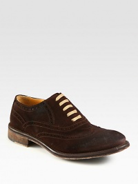 A polished design for a perfect gentleman, expertly crafted in waxed suede for a timeless fit.Waxed suedePadded insoleLeather/rubber soleMade in Italy A polished design for a perfect gentleman, expertly crafted in waxed suede for a timeless fit.Waxed suedePadded insoleLeather/rubber soleMade in Italy