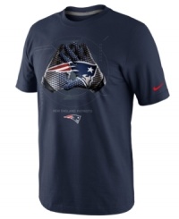 Have a hand in pumping up support for your favorite football team with this New England Patriots NFL t-shirt from Nike. Have a hand in pumping up support for your favorite football team with this New England Patriots NFL t-shirt from Nike.