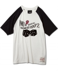 Throw on this throwback raglan Rolling Stones t-shirt for some serious 70's vintage style. Throw on this throwback raglan Rolling Stones t-shirt for some serious 70's vintage style.