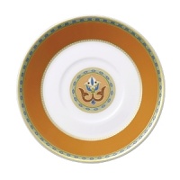 Taking cues from Oriental folklore this ornate dinnerware cuts an impressive figure. Designed with intricate details and rich hues it can be mixed and matched with Villeroy & Boch's Samarkand Mosaic dinnerware or used as a standalone.