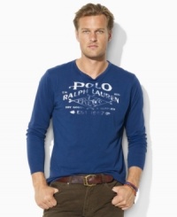A soft cotton crewneck in a relaxed, classic fit channels heritage style with a rugged logo graphic. A soft cotton crewneck in a relaxed, classic fit channels heritage style with a rugged logo graphic.