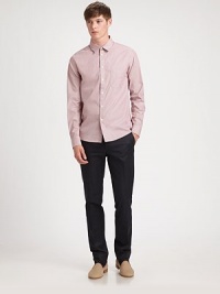 A timelessly chic approach to classic oxford shirting for the contemporary man of style, tailored in a crisp, modern fit for an unbelievably dapper finish.Button-frontChest patch pocketCottonMachine washImported A timelessly chic approach to classic oxford shirting for the contemporary man of style, tailored in a crisp, modern fit for an unbelievably dapper finish.Button-frontChest patch pocketCottonMachine washImported