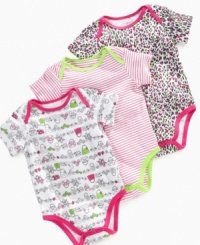 Be prepared for a quick change with this fun-loving First Impressions bodysuit 3-pack. Be prepared for a quick change with this fun-loving First Impressions bodysuit 3-pack.