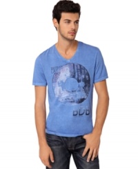 Simple style is what you're all about and this tee by Buffalo David Bitton is made from 100% for all day breathability and comfort. Simple style is what you're all about and this tee by Buffalo David Bitton is made from 100% for all day breathability and comfort.