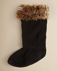 Line your essential Hunter wellies with these sumptuous fleece socks with furry, leopard print fold-over trim. Line your essential Hunter wellies with these sumptuous fleece socks with furry, leopard print fold-over trim.