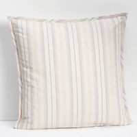 Graceful florals, jacquards and delicate embroidery in a romantic palette of soft silver, cream and blush are layered with a romantic chinoiserie duvet - backed with timeless houndstooth - for an elegant, unexpected twist. Graceful florals, jacquards and delicate embroidery in a romantic palette of soft silver, cream and blush are layered with a romantic chinoiserie duvet - backed with timeless houndstooth - for an elegant, unexpected twist.