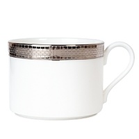 Add new polish to formal tables with the lustrous Chain Bracelet oval platter. White bone china wrapped in bands of textured platinum evokes the woven silver bangles and watch bands that make your own look timeless. Add new polish to formal tables with the lustrous Chain Bracelet oval platter. White bone china wrapped in bands of textured platinum evokes the woven silver bangles and watch bands that make your own look timeless.