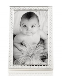 Simply timeless with an etched diamond pattern, the Padova picture frame is a flawless design for any décor. In tarnish-proof silver plate for lasting shine. Simply timeless with an etched diamond pattern, the Padova picture frame is a flawless design for any décor. In tarnish-proof silver plate for lasting shine.