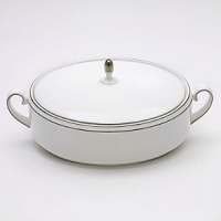 A subtle yet classic collection for formal dining in white fine bone china with platinum-toned accents. A subtle yet classic collection for formal dining in white fine bone china with platinum-toned accents.