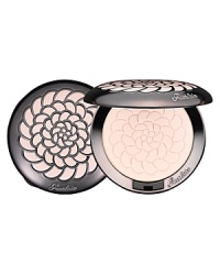 Guerlain, the pioneer and leader of powders, develops a pressed powder in perfect osmosis with the skin. This fine, ultra-light and imperceptible correcting powder delivers radiance in its purest form thanks to light itself. The secret of this powder case: a constellation of miniscule multi-colored radiant pearly particles with yellow, orange, green, red, violet or white reflections to recreate ideal radiance on the complexion. Nestled in an elegant new powder case, you can carry it all day long for a radiant complexion in all circumstances.In a round pebble, decorated with the legendary pink rosette and adorned with an integrated mirror as well as a lovely and incomparably soft puff, these new Météorites will be instantly embraced to become the ally of a perfect complexion. Guerlain, the pioneer and leader of powders, develops a pressed powder in perfect osmosis with the skin. This fine, ultra-light and imperceptible correcting powder delivers radiance in its purest form thanks to light itself. The secret of this powder case: a constellation of miniscule multi-colored radiant pearly particles with yellow, orange, green, red, violet or white reflections to recreate ideal radiance on the complexion. Nestled in an elegant new powder case, you can carry it all day long for a radiant complexion in all circumstances.In a round pebble, decorated with the legendary pink rosette and adorned with an integrated mirror as well as a lovely and incomparably soft puff, these new Météorites will be instantly embraced to become the ally of a perfect complexion.