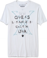 Whether on its own or under a blazer, this Guess t-shirt ups the ante on your casual style. Whether on its own or under a blazer, this Guess t-shirt ups the ante on your casual style.