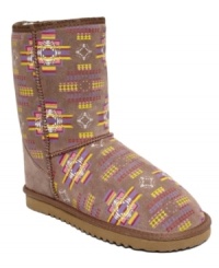 Put some pretty prints into cold weather collection. Ukala's Mya low boots are extra warm, thanks to the marino wool lining. Put some pretty prints into cold weather collection. Ukala's Mya low boots are extra warm, thanks to the marino wool lining.