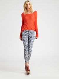 Slim, sexy and ultra-fitted in an on-trend diamond print.THE FITSkinny fitRise, about 7½Inseam, about 28THE DETAILSZip flyFive-pocket style95% cotton/5% spandexMachine washMade in USA of imported fabricModel shown is 5'9 (175cm) wearing US size 4. Slim, sexy and ultra-fitted in an on-trend diamond print.THE FITSkinny fitRise, about 7½Inseam, about 28THE DETAILSZip flyFive-pocket style95% cotton/5% spandexMachine washMade in USA of imported fabricModel shown is 5'9 (175cm) wearing US size 4.