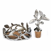 Graceful with a bit of edge, these nature-inspired wine accessories are equal parts form and function. Graceful with a bit of edge, these nature-inspired wine accessories are equal parts form and function.
