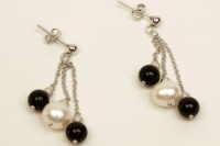 mmpearl(Michael Mikado) 7.5-8.0mm White Cultured Pearl with Black Onyx Chain-drop Earrings mmpearl(Michael Mikado) 7.5-8.0mm White Cultured Pearl with Black Onyx Chain-drop Earrings