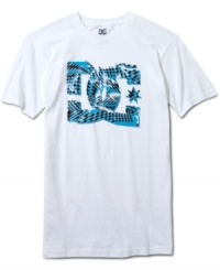 With a thoroughly modern graphic, this cool T shirt from DC Shoes kicks up your weekend wardrobe. With a thoroughly modern graphic, this cool T shirt from DC Shoes kicks up your weekend wardrobe.