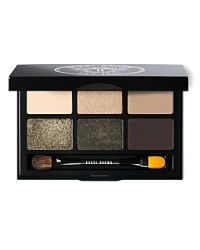 With six mix-and-match shades, this eye palette truly strikes it rich. Featuring everything you need to take eyes from day to night, including Bobbi's beloved base shadow in Bone and the palette's namesake shade in Rich Caviar. Complementary colors include metallic and sparkle shades, perfect for building intensity. A Mini Dual Ended Shadow/Liner Brush completes the set-all it needs now is a bow.