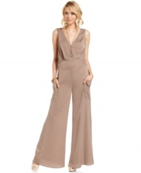 Jessica Simpson turns-up the style dial on a jumpsuit that boasts super-chic components: from the surplice neckline to the surprising cargo pockets! Jessica Simpson turns-up the style dial on a jumpsuit that boasts super-chic components: from the surplice neckline to the surprising cargo pockets!
