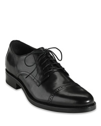 A classic shoe to match your impeccable style, perfect for the office or more refined affairs, crafted in superior leather with Nike Air technology cushioning for maximum comfort and support. A classic shoe to match your impeccable style, perfect for the office or more refined affairs, crafted in superior leather with Nike Air technology cushioning for maximum comfort and support.