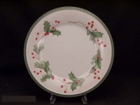 Lenox Holiday Gatherings Berry 9-Inch Accent Plate Lenox Holiday Gatherings Berry 9-Inch Accent Plate