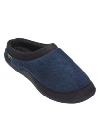 Want men's house shoes that make you feel like every day is Sunday? Slide into these warm and comfortable fleece slippers for men from Isotoner when you're ready to kick back and relax. Want men's house shoes that make you feel like every day is Sunday? Slide into these warm and comfortable fleece slippers for men from Isotoner when you're ready to kick back and relax.