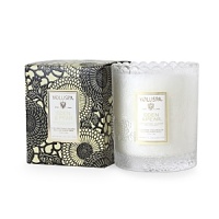 Voluspa's exquisite Eden & Pear collection blends ripe hosui pear with lemon vervaine and galbanum for an exceptional fragrance that scents your home with a bright and earthy elegance. Voluspa's exquisite Eden & Pear collection blends ripe hosui pear with lemon vervaine and galbanum for an exceptional fragrance that scents your home with a bright and earthy elegance.