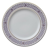 Inspired by the opulent parties of Louis XIV's Royal Court, Versace's Le Grand Divertissement collection is as ornate and luxurious as you'd expect from the Italian design house. The iconic Arabesque leaf design is rendered in lavender and gold against a classic white background with no attention to detail spared.