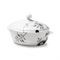 Royal Copenhagen Black Fluted Mega Soup Tureen 8.5 cups Royal Copenhagen Black Fluted Mega Soup Tureen 8.5 cups