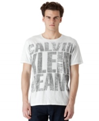 Go bold. This Calvin Klein Jeans tee make a singular statement. Go bold. This Calvin Klein Jeans tee make a singular statement.