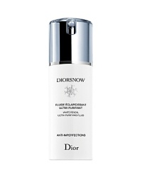 Diorsnow is a clinically-proven brightening treatment collection that evens the complexion, diminishes the appearance of dark spots and increases radiance. Powered by Icelandic Glacial Water and Diors exclusive Transparency Enhancing Complex the new formulas counteract skin acidity and target all 5 features of a radiant complexion (evenness, luminosity, moisture, texture and plumpness) for even faster and more effective brightening results. Immediately skin is illuminated with a flawless and even radiance that is intensified day after day. Diorsnow White Reveal Ultra Purifying Fluid 1.7oz. Lightweight fluid brightens the skin and helps regulate sebum to minimize pores, smooth and refine the skins texture and create a perfectly matte and even complexion. Diorsnow is a clinically-proven brightening treatment collection that evens the complexion, diminishes the appearance of dark spots and increases radiance. Powered by Icelandic Glacial Water and Diors exclusive Transparency Enhancing Complex the new formulas counteract skin acidity and target all 5 features of a radiant complexion (evenness, luminosity, moisture, texture and plumpness) for even faster and more effective brightening results. Immediately skin is illuminated with a flawless and even radiance that is intensified day after day. Diorsnow White Reveal Ultra Purifying Fluid 1.7oz. Lightweight fluid brightens the skin and helps regulate sebum to minimize pores, smooth and refine the skins texture and create a perfectly matte and even complexion.